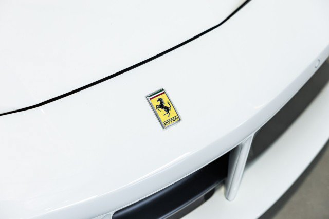 Used 2016 Ferrari 488 GTB RWD image 12