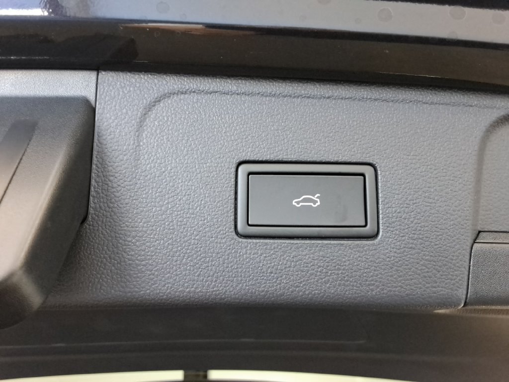 Used 2026 Volkswagen Atlas SE FWD image 23