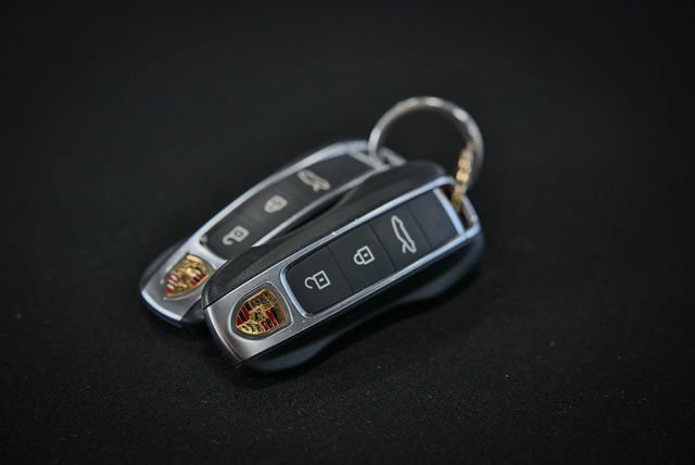 Used 2023 Porsche 911 Carrera image 62