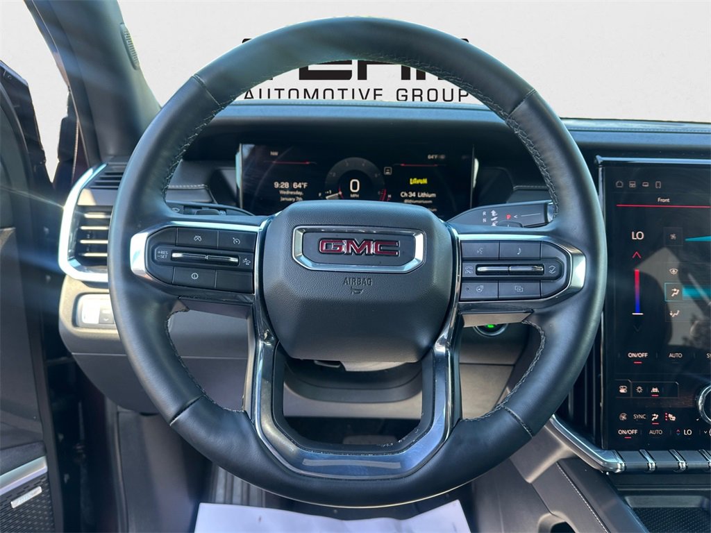 Used 2025 GMC Acadia Elevation image 17