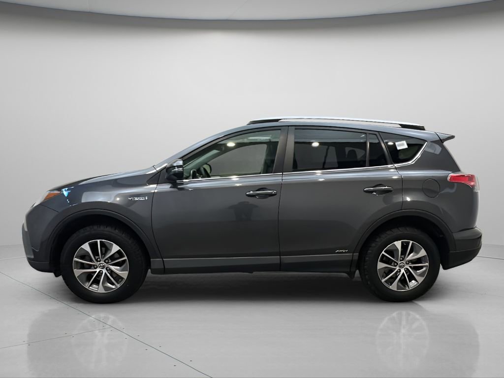 Used 2016 Toyota RAV4 XLE w/ Convenience Package image 2