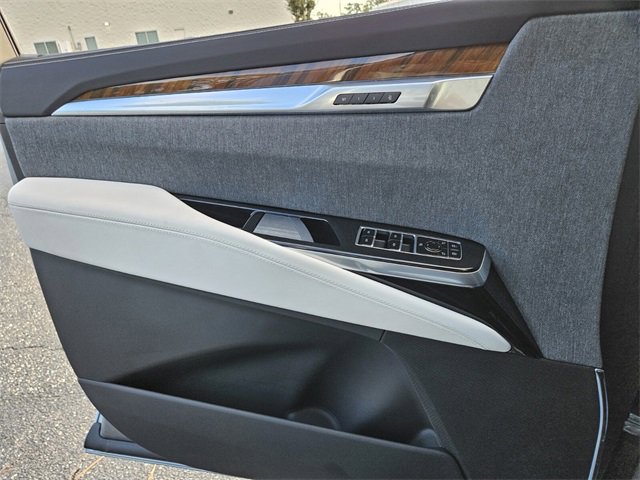 New 2025 Cadillac Escalade Sport Platinum w/ LPO, ONYX Package image 32