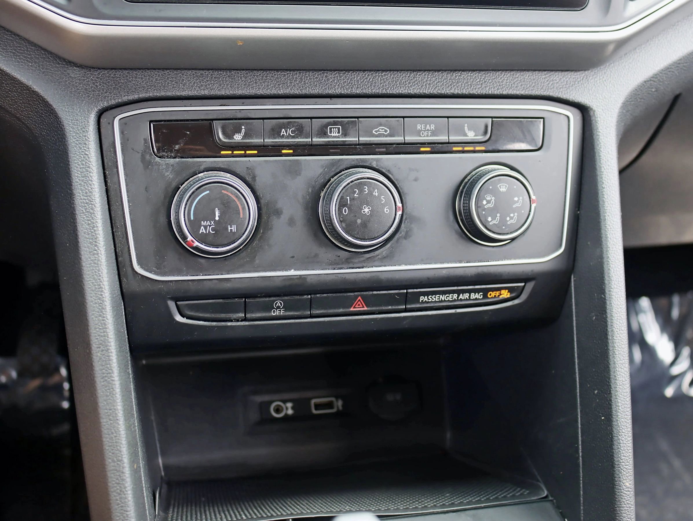 Used 2018 Volkswagen Atlas SE image 25