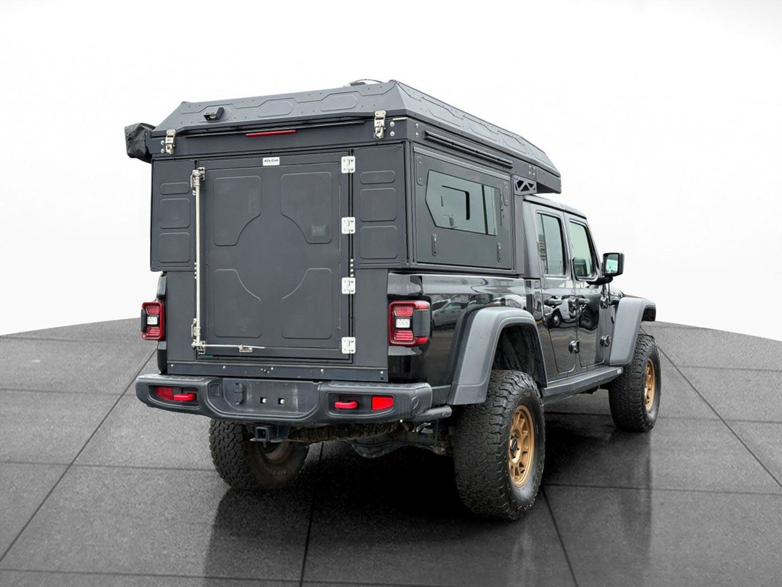 Used 2023 Jeep Gladiator Rubicon w/ LED Lighting Group AWD/4WD image 7