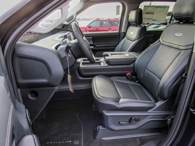 New 2025 Ford Expedition Max Platinum w/ Driver's Package image 14