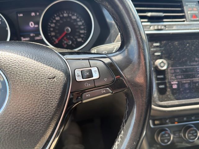 Used 2018 Volkswagen Tiguan SE w/ Panoramic Sunroof Package AWD/4WD image 44