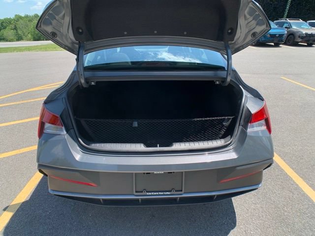 Used 2024 Hyundai Elantra SEL FWD image 24