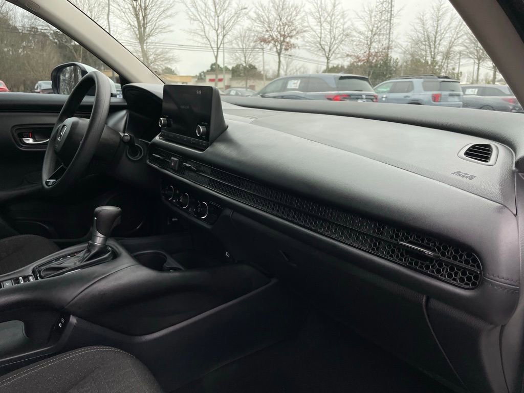 Used 2025 Honda HR-V LX image 32