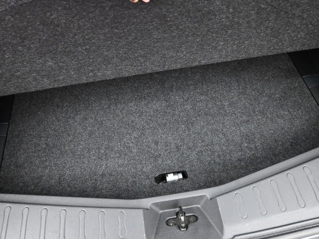 Used 2017 Nissan Versa Note SV w/ SV Appearance Package image 27