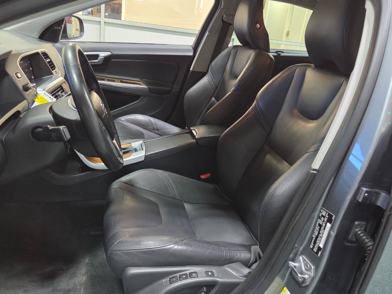 Used 2018 Volvo S60 T5 Inscription Platinum AWD/4WD image 15