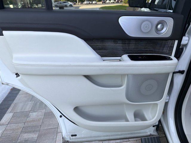 Used 2020 Lincoln Navigator Black Label w/ Cargo Convenience Package AWD/4WD image 16