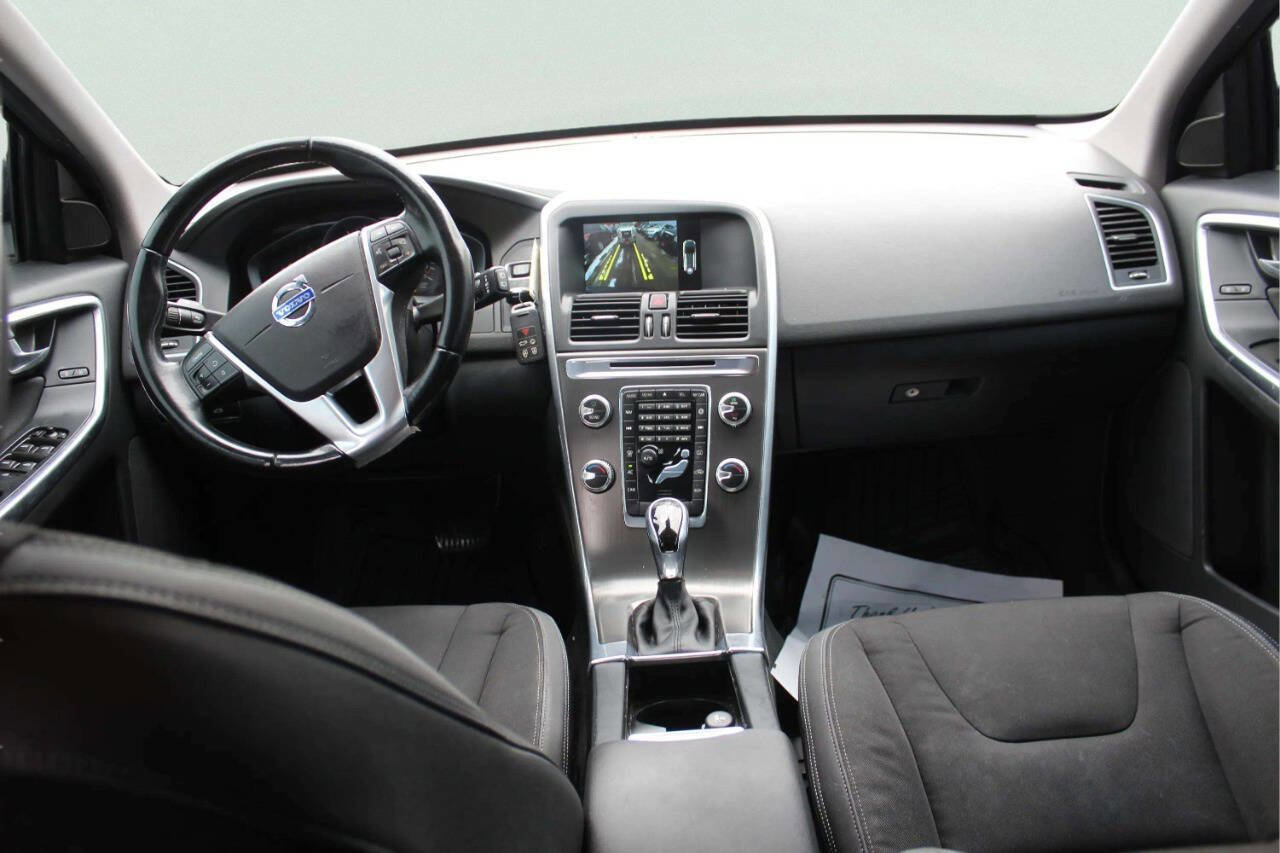 Used 2015 Volvo XC60 T5 image 7