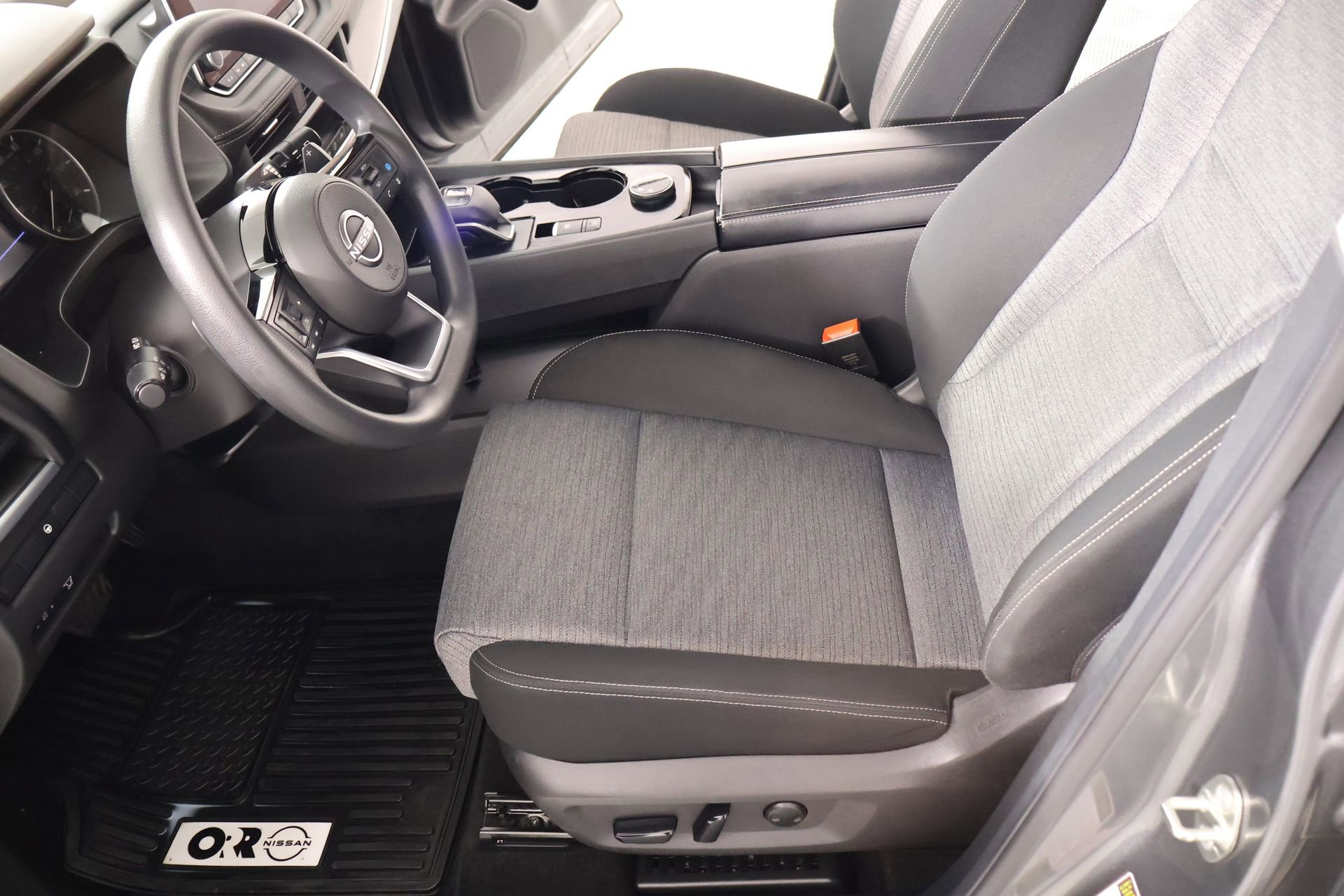 Used 2023 Nissan Rogue SV image 10