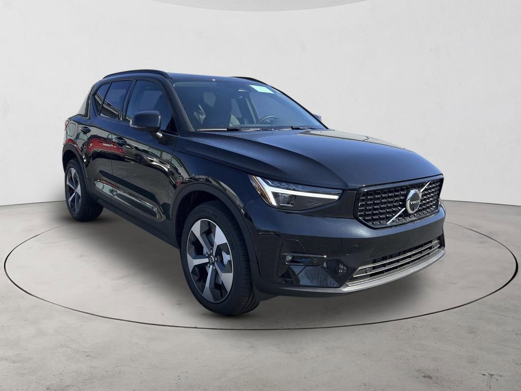 New 2026 Volvo XC40 B5 Plus w/ Climate Package AWD/4WD image 7