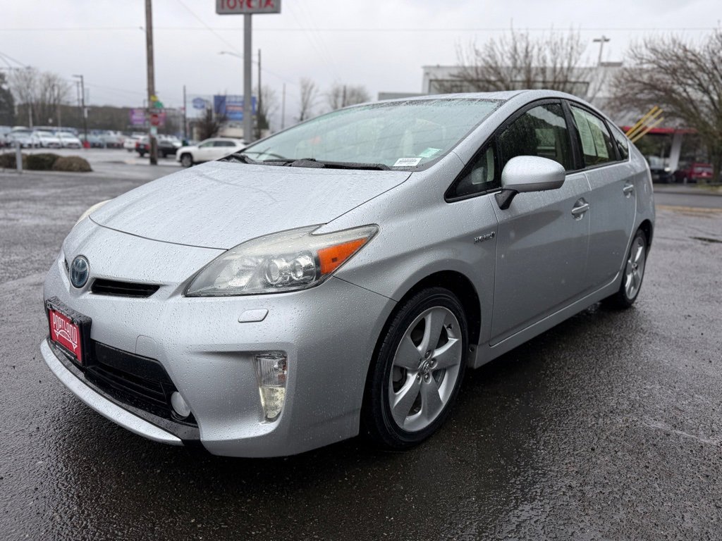 Used 2015 Toyota Prius Five w/ Advanced Technology Package image 4