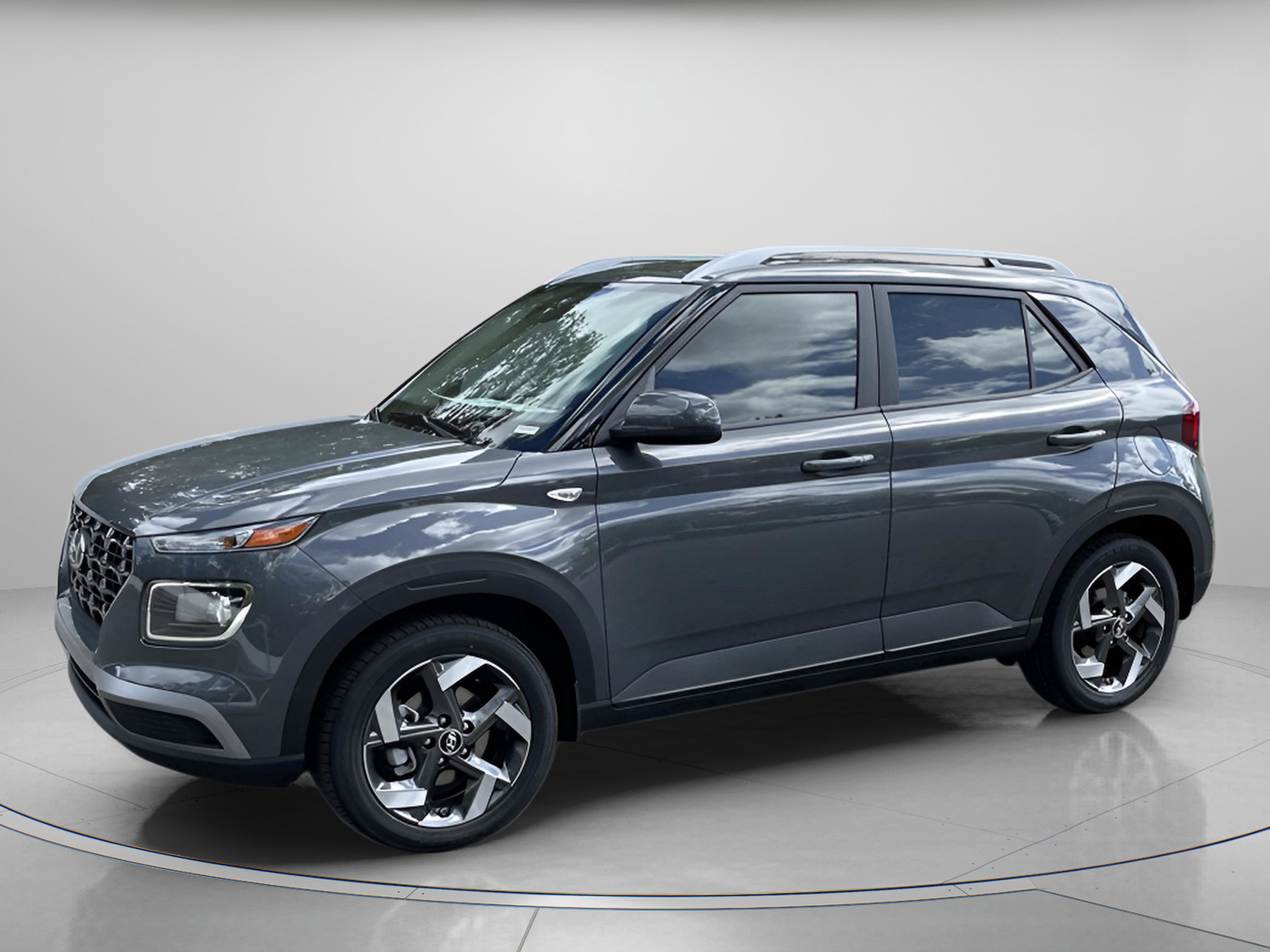 New 2026 Hyundai Venue SEL FWD image 2