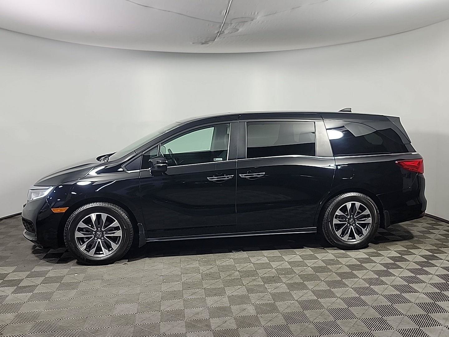 Certified 2024 Honda Odyssey EX-L image 9