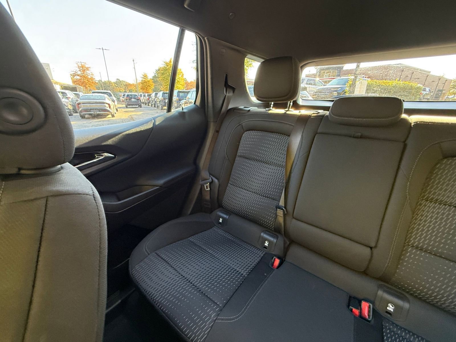 Used 2025 Chevrolet Equinox LT image 39