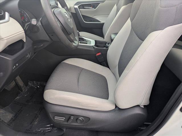Used 2020 Toyota RAV4 XLE w/ Convenience Package FWD image 16