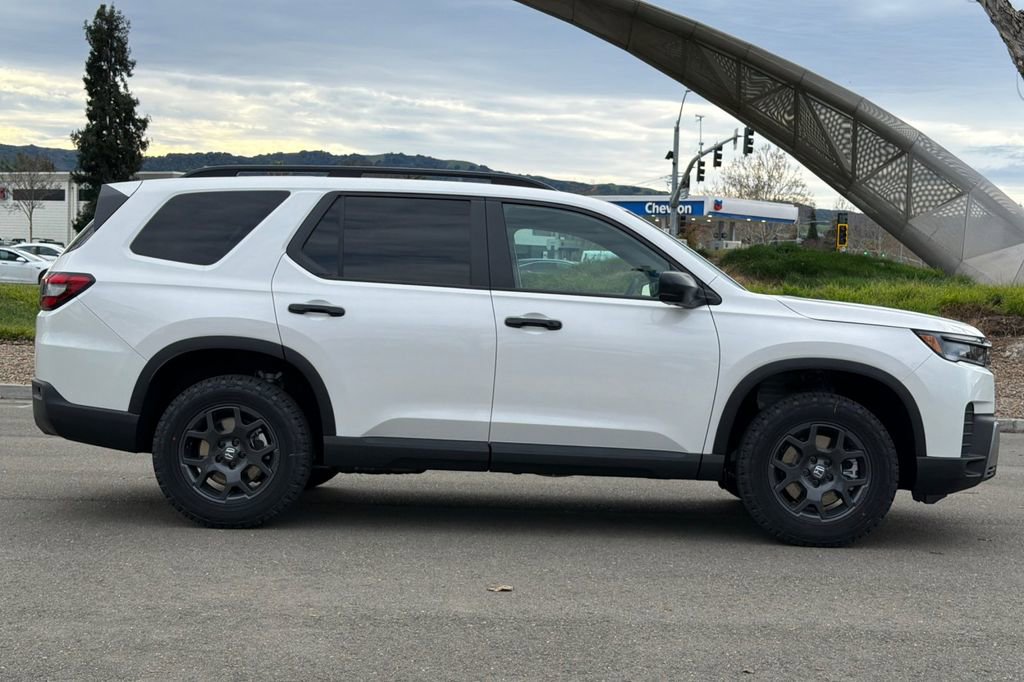 New 2026 Honda Pilot TrailSport image 3