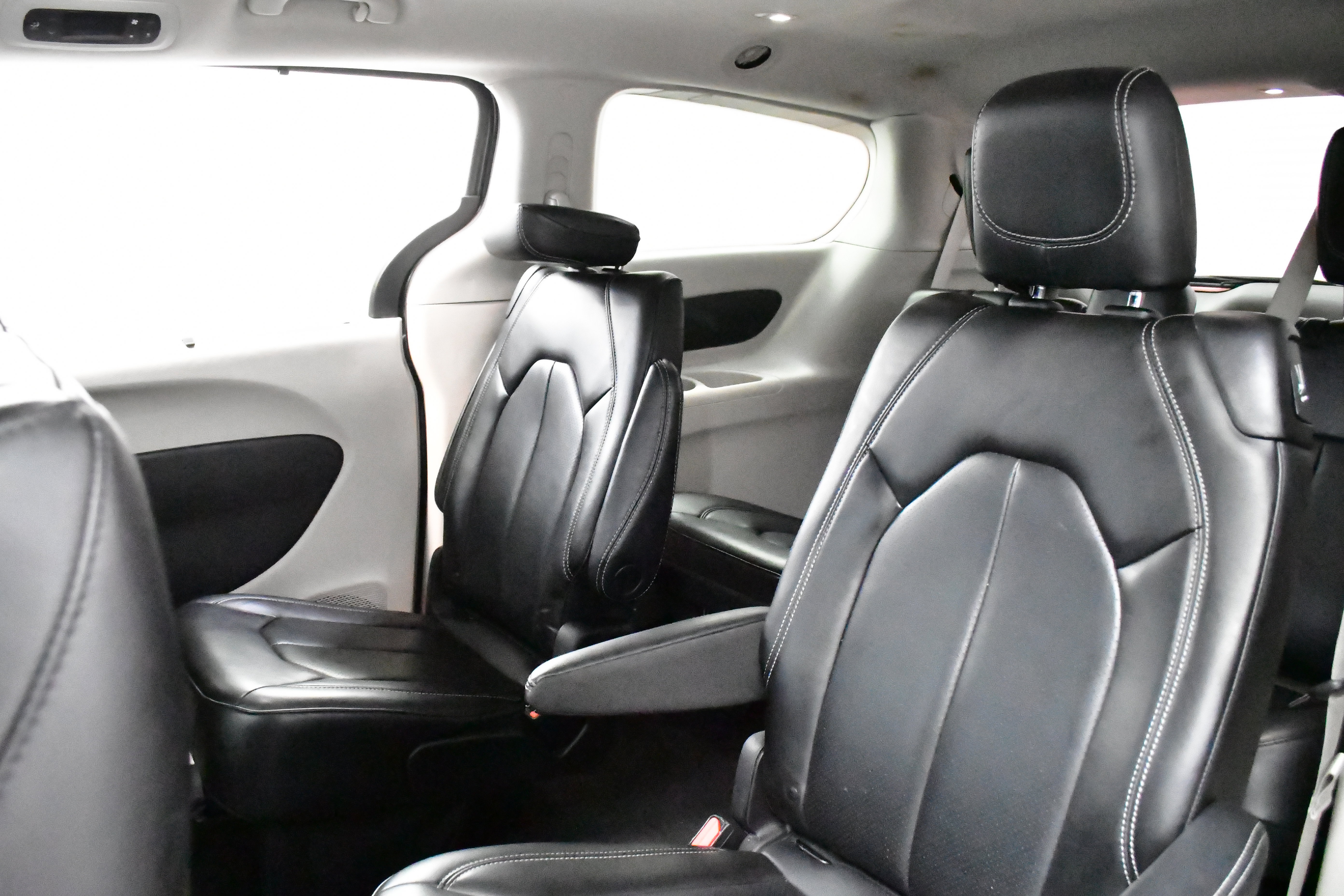 Used 2023 Chrysler Pacifica Limited image 23