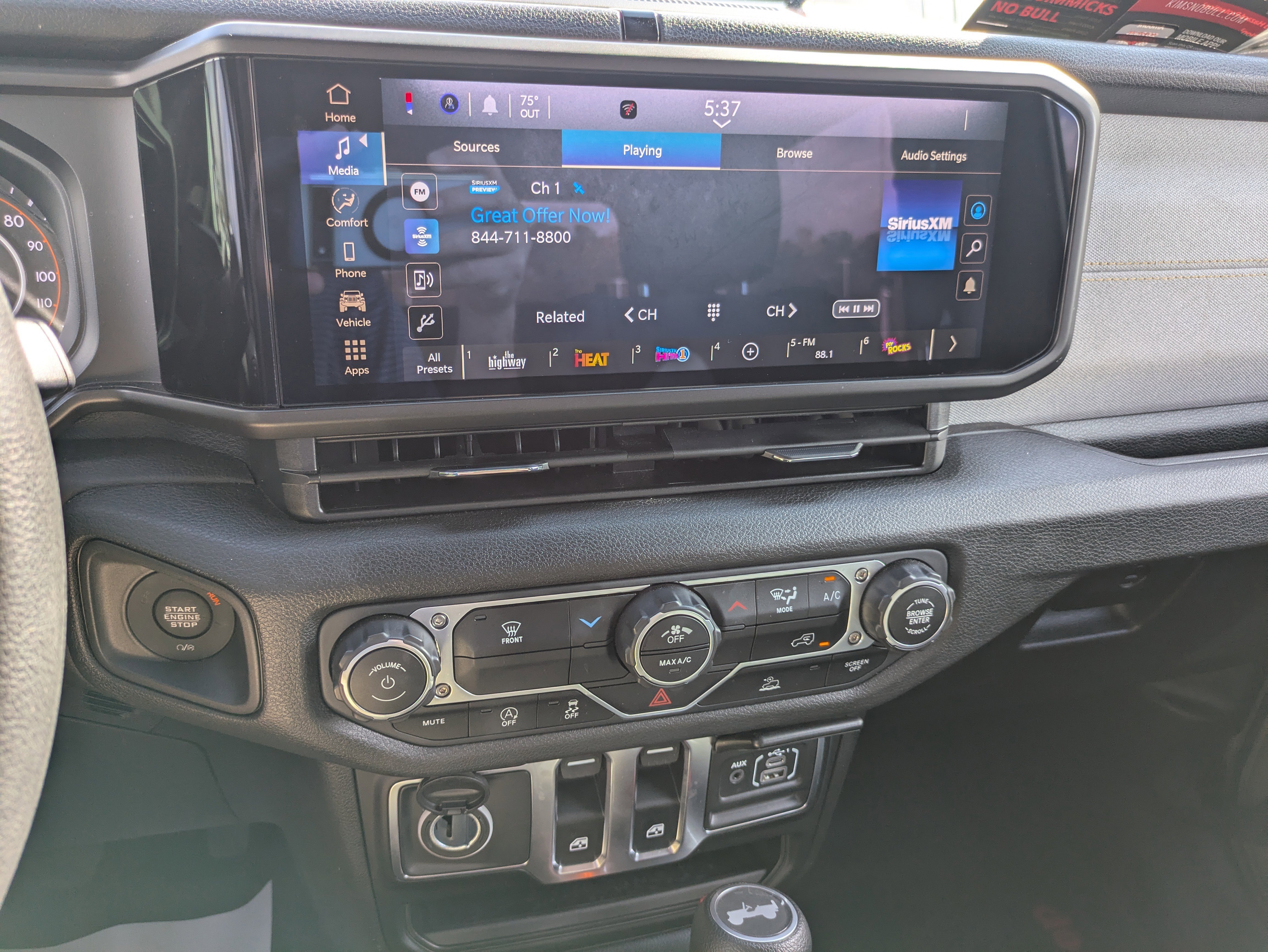 Used 2025 Jeep Wrangler Sport AWD/4WD image 15