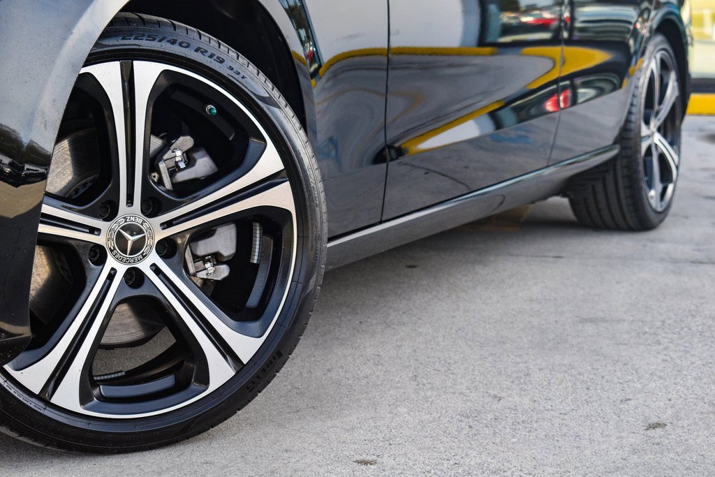 Used 2022 Mercedes-Benz C 300 Sedan image 4