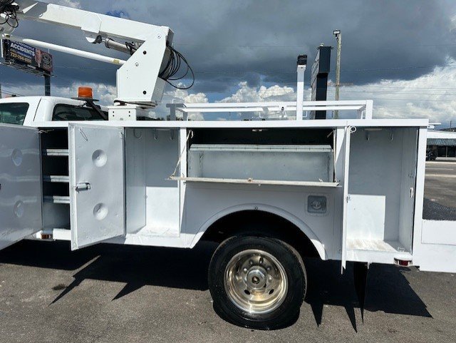 Used 2000 Ford F550 2WD Regular Cab Super Duty image 10