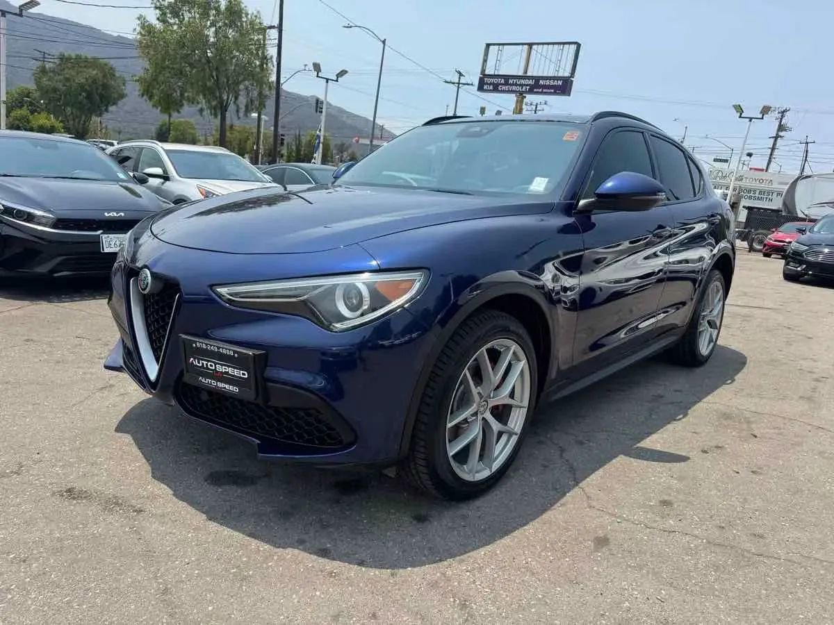 Used 2018 Alfa Romeo Stelvio Ti Sport AWD/4WD image 3