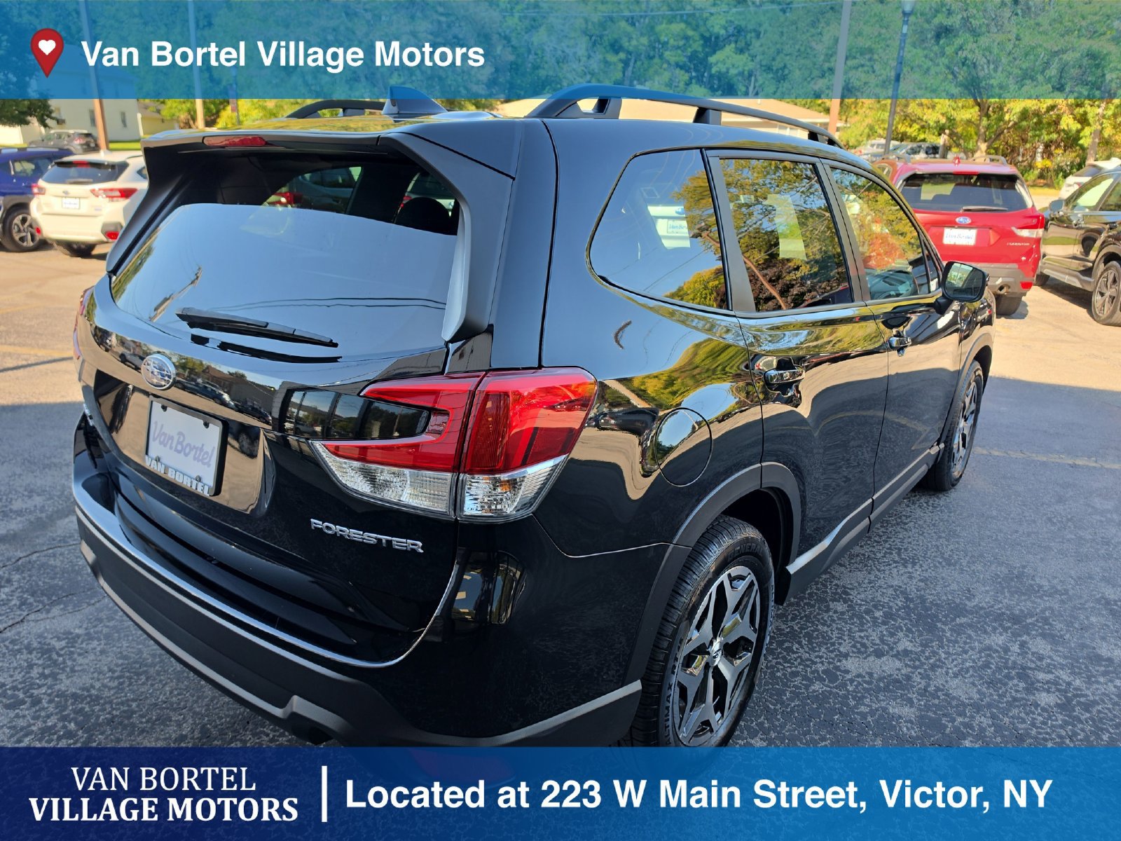Used 2023 Subaru Forester Premium AWD/4WD image 5