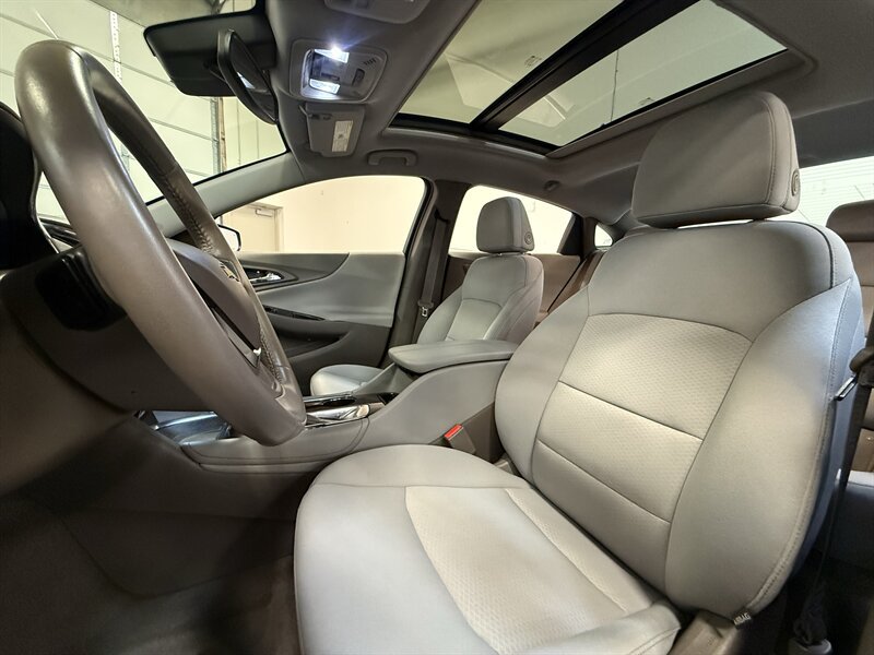 Used 2016 Chevrolet Malibu LT w/ Driver Confidence Package FWD image 29