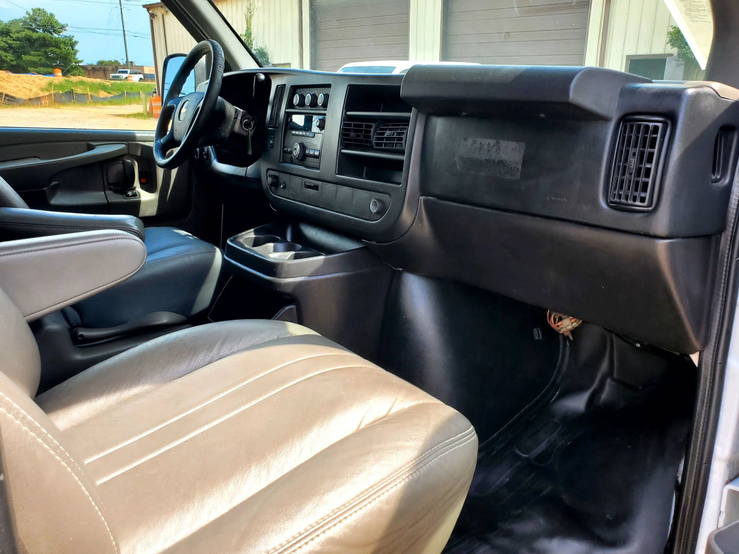 Used 2014 Chevrolet Express 1500 RWD image 5
