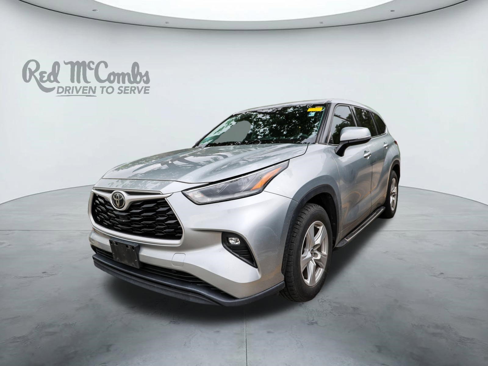 Used 2021 Toyota Highlander LE FWD video 1