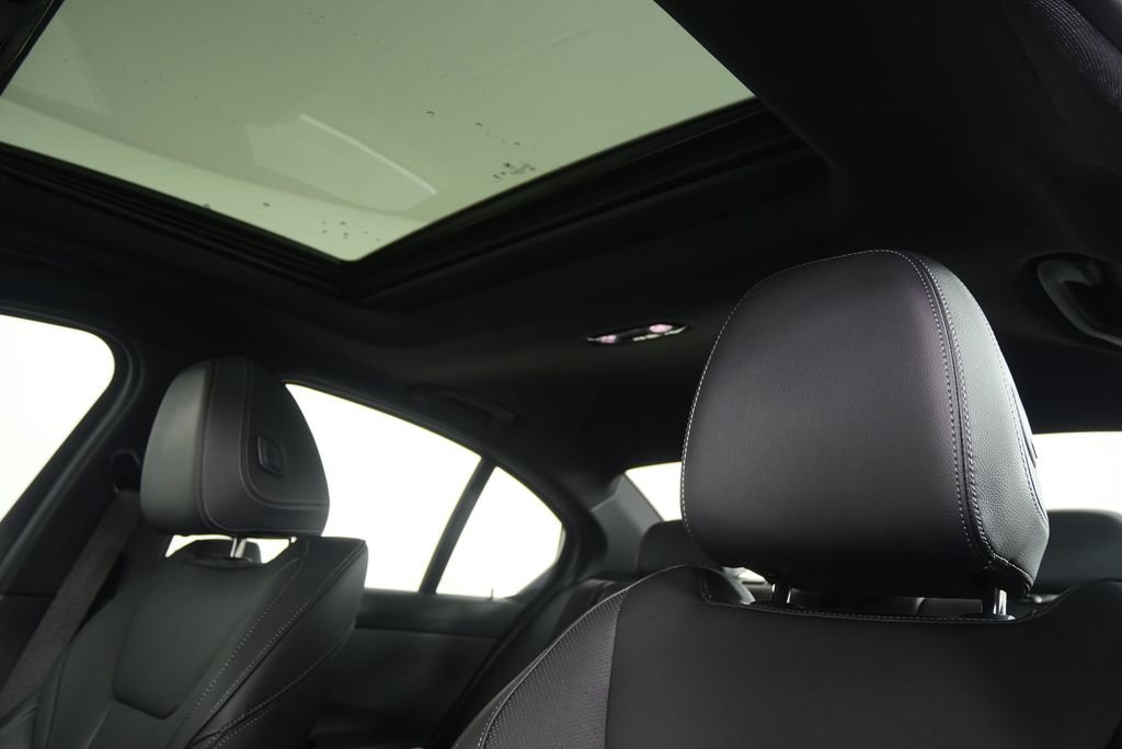 Used 2025 BMW 330i xDrive Sedan image 10