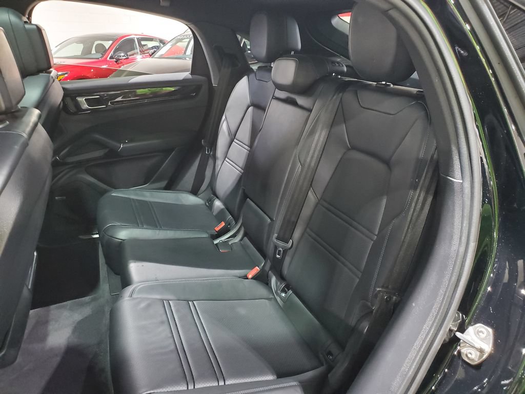 Used 2022 Porsche Cayenne Coupe AWD/4WD image 24