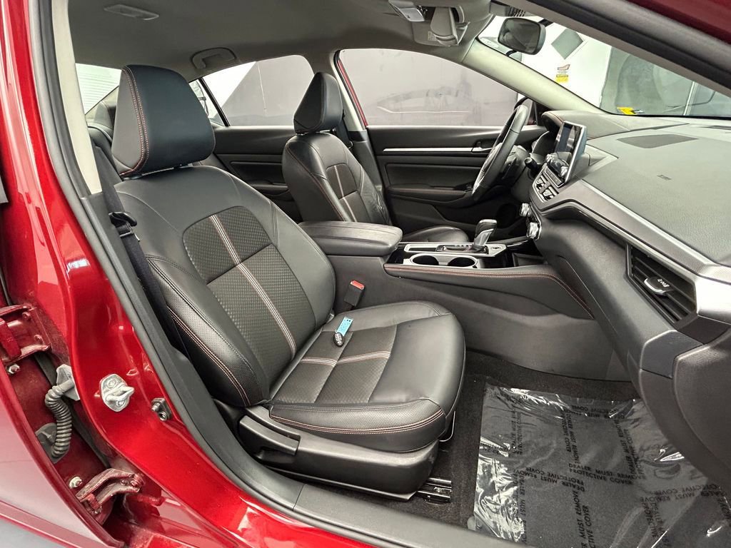 Used 2024 Nissan Altima 2.5 SR image 42