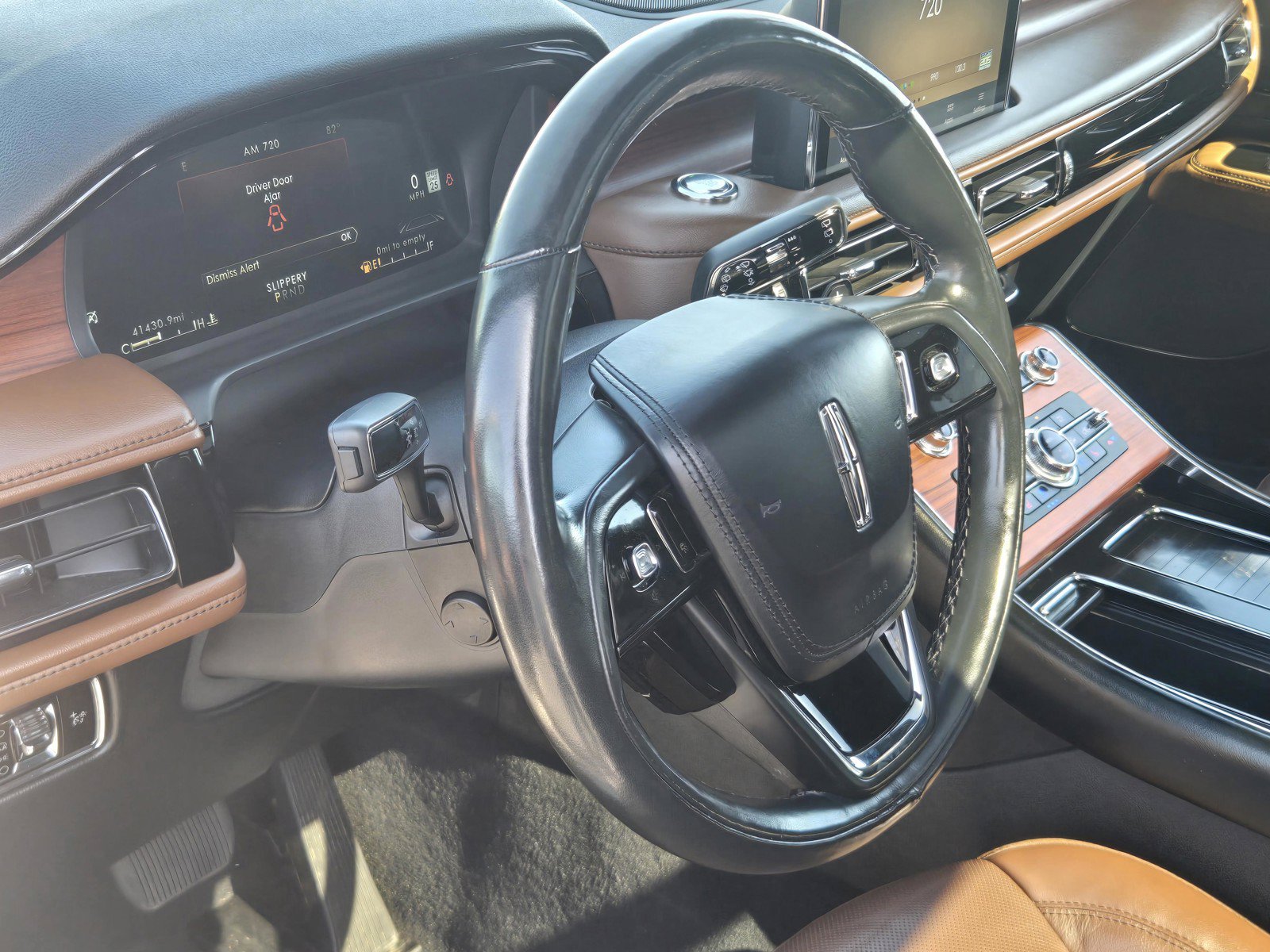 Used 2023 Lincoln Aviator Reserve w/ Elements Package Plus RWD image 13