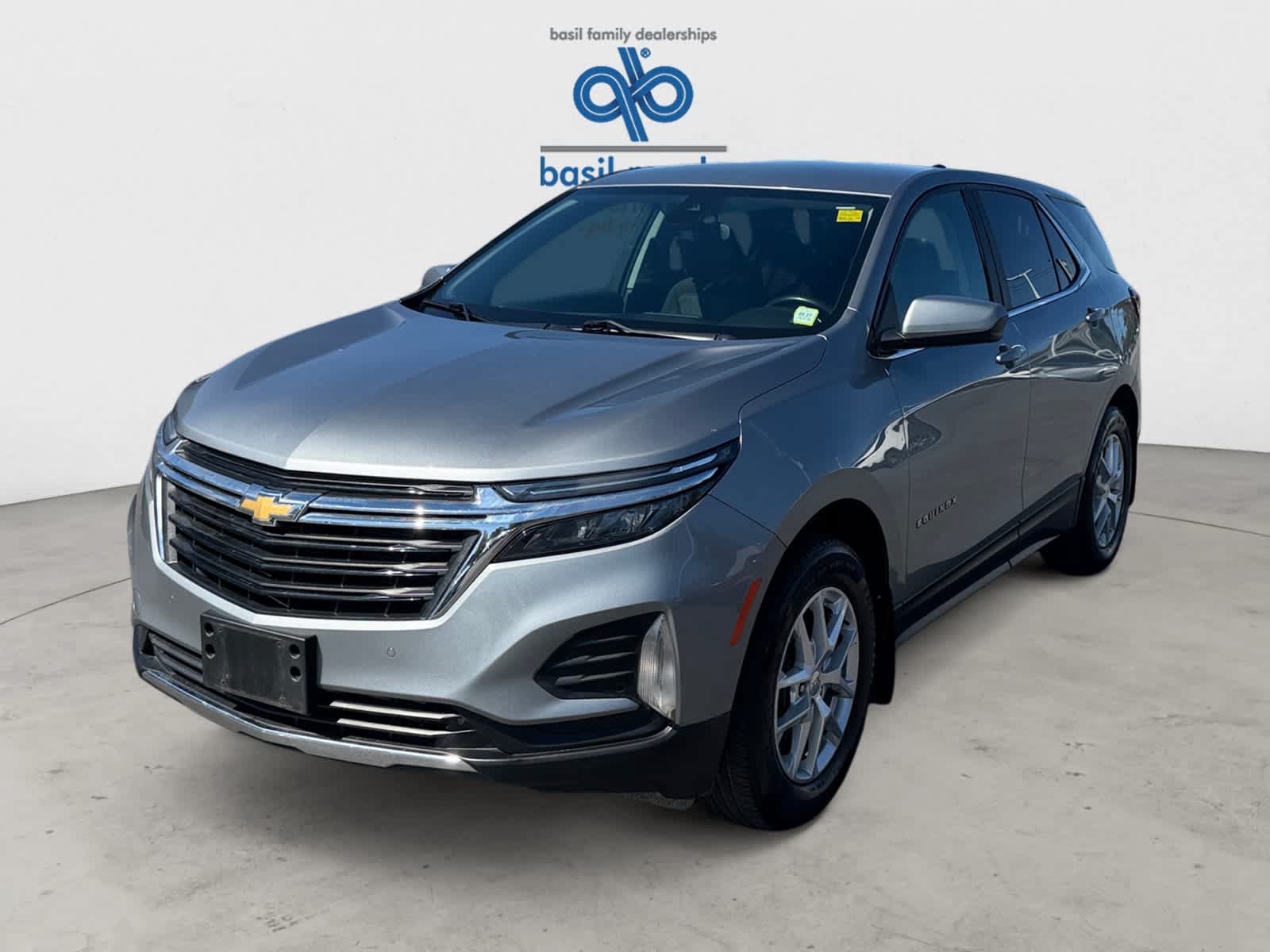 Used 2023 Chevrolet Equinox LT AWD/4WD image 2