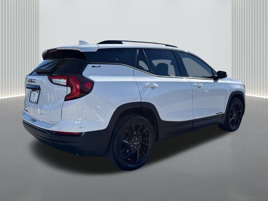 Used 2023 GMC Terrain SLT w/ Elevation Edition image 5