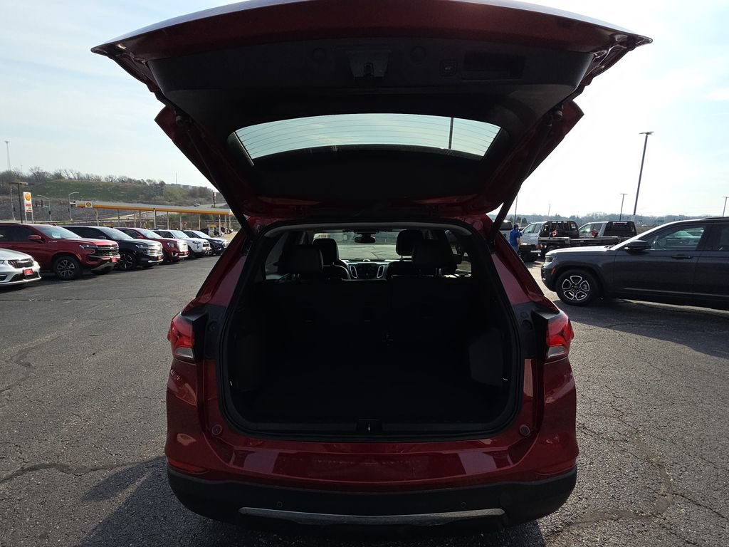 Used 2024 Chevrolet Equinox Premier image 32