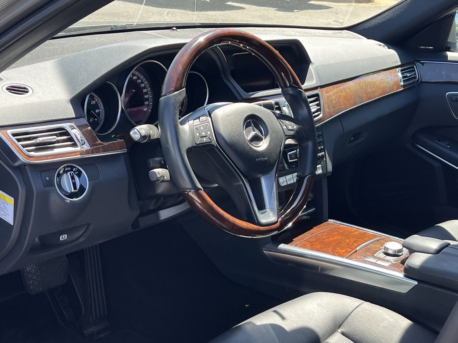 Used 2014 Mercedes-Benz E 350 4MATIC Sedan image 14