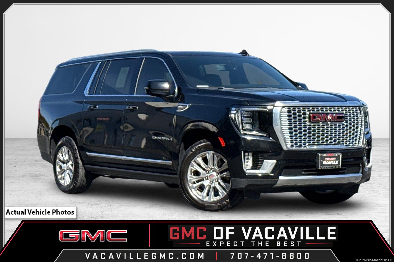 Used 2022 GMC Yukon XL Denali AWD/4WD image 1