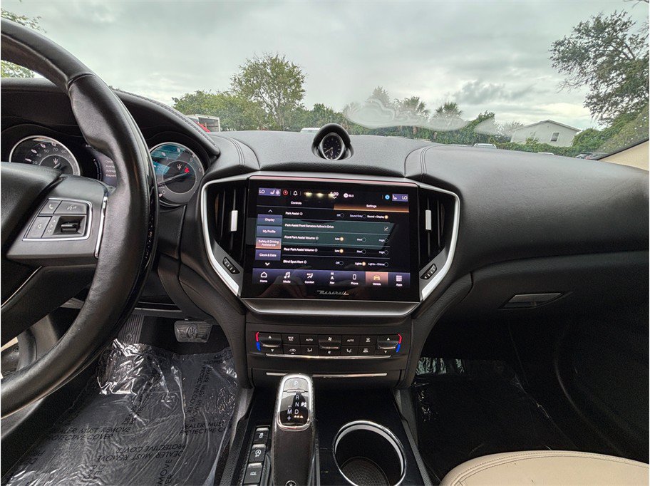 Used 2021 Maserati Ghibli S RWD image 11