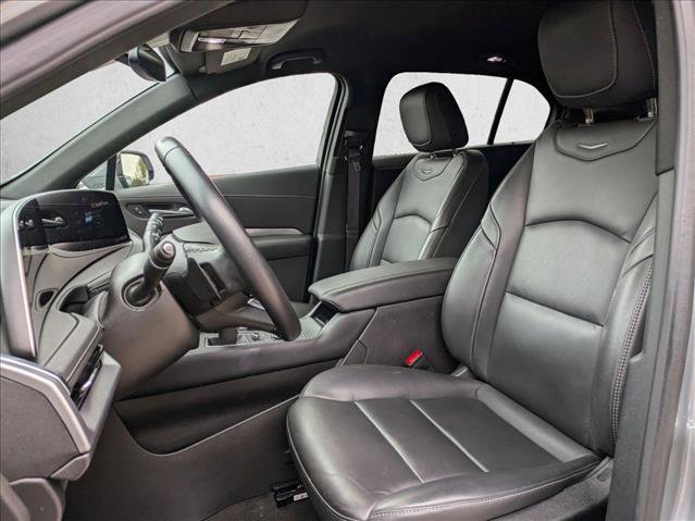 Used 2025 Cadillac XT4 Premium Luxury image 17
