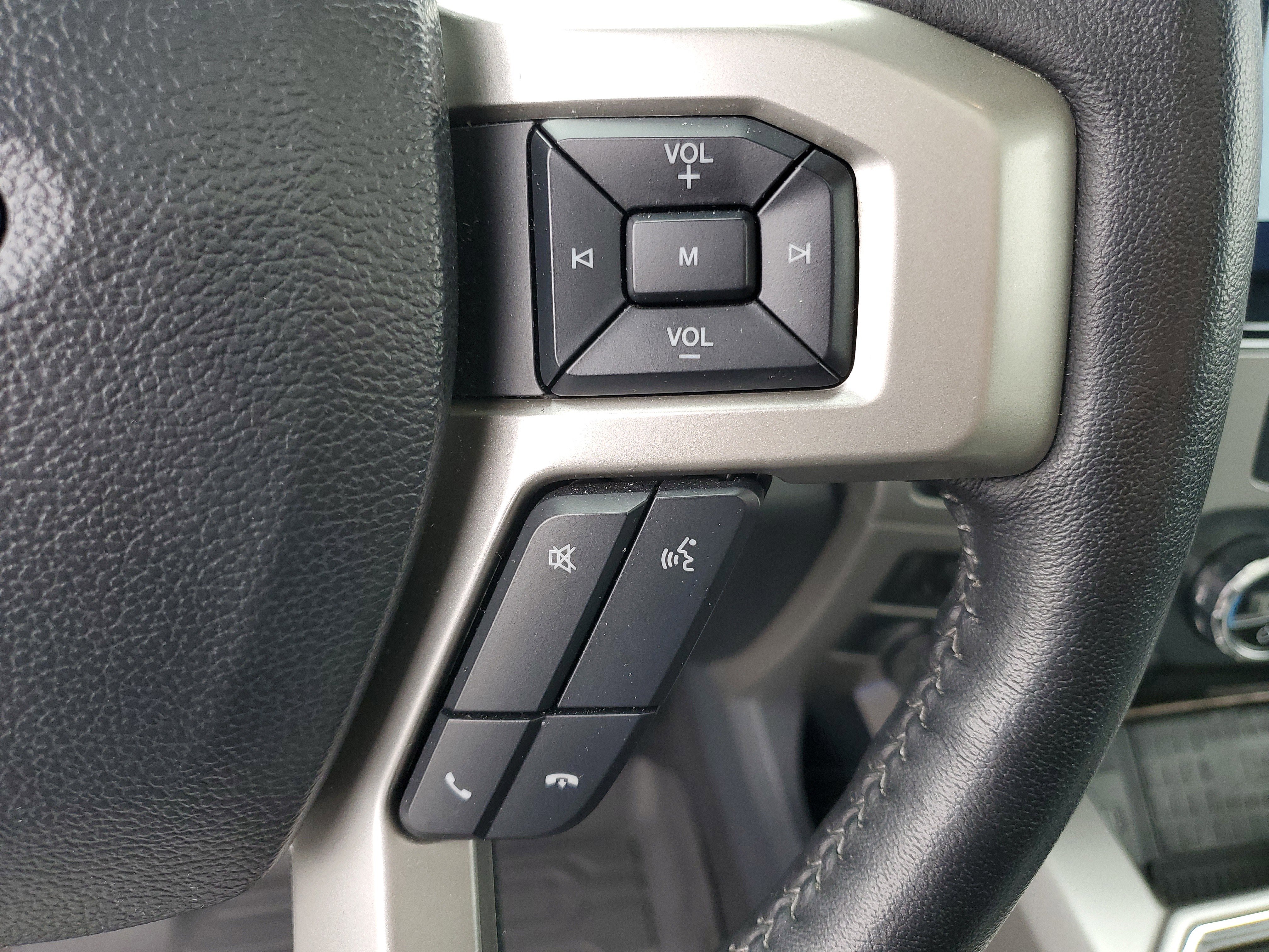 Used 2022 Ford F350 Lariat w/ Black Appearance Package AWD/4WD image 26