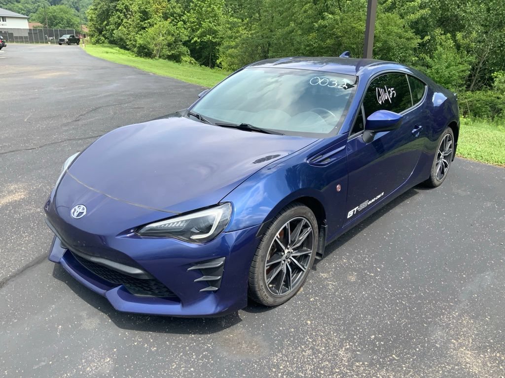 Used 2017 Toyota 86 RWD image 6