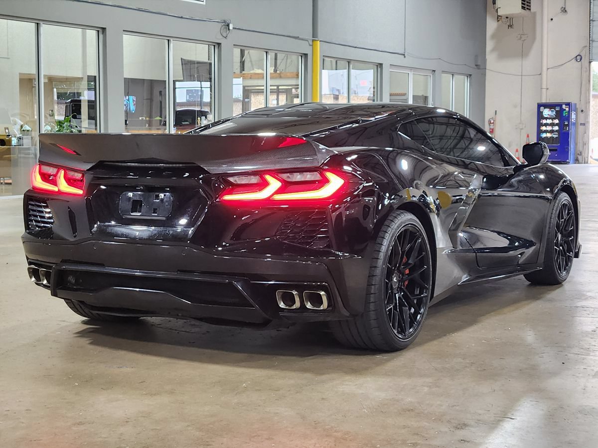 Used 2021 Chevrolet Corvette Stingray Coupe w/ Z51 Performance Package RWD image 8