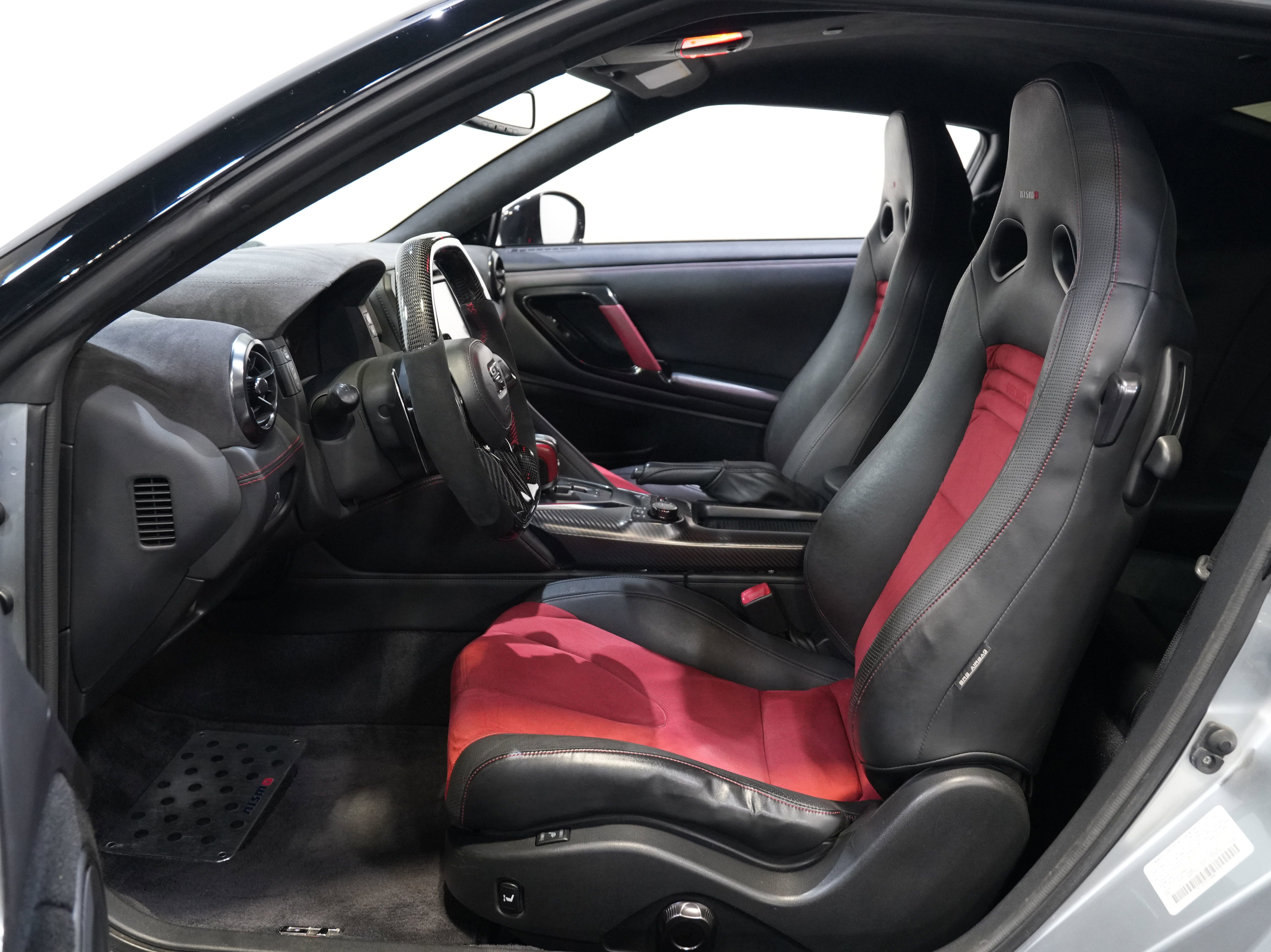 Used 2017 Nissan GT-R NISMO AWD/4WD image 29