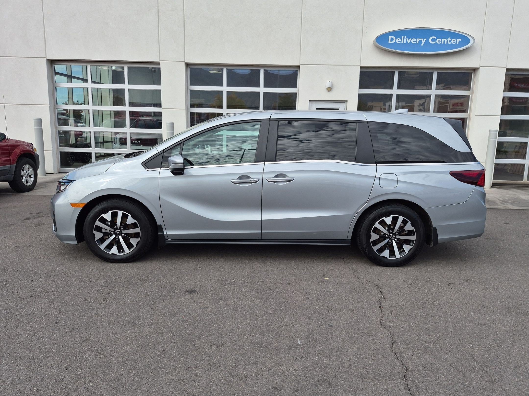 Used 2025 Honda Odyssey EX-L image 10