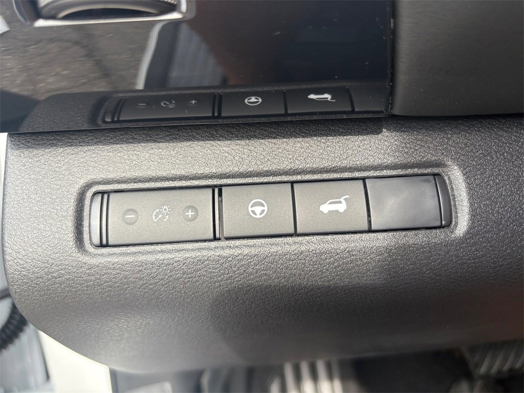 New 2025 Nissan Pathfinder SV image 30